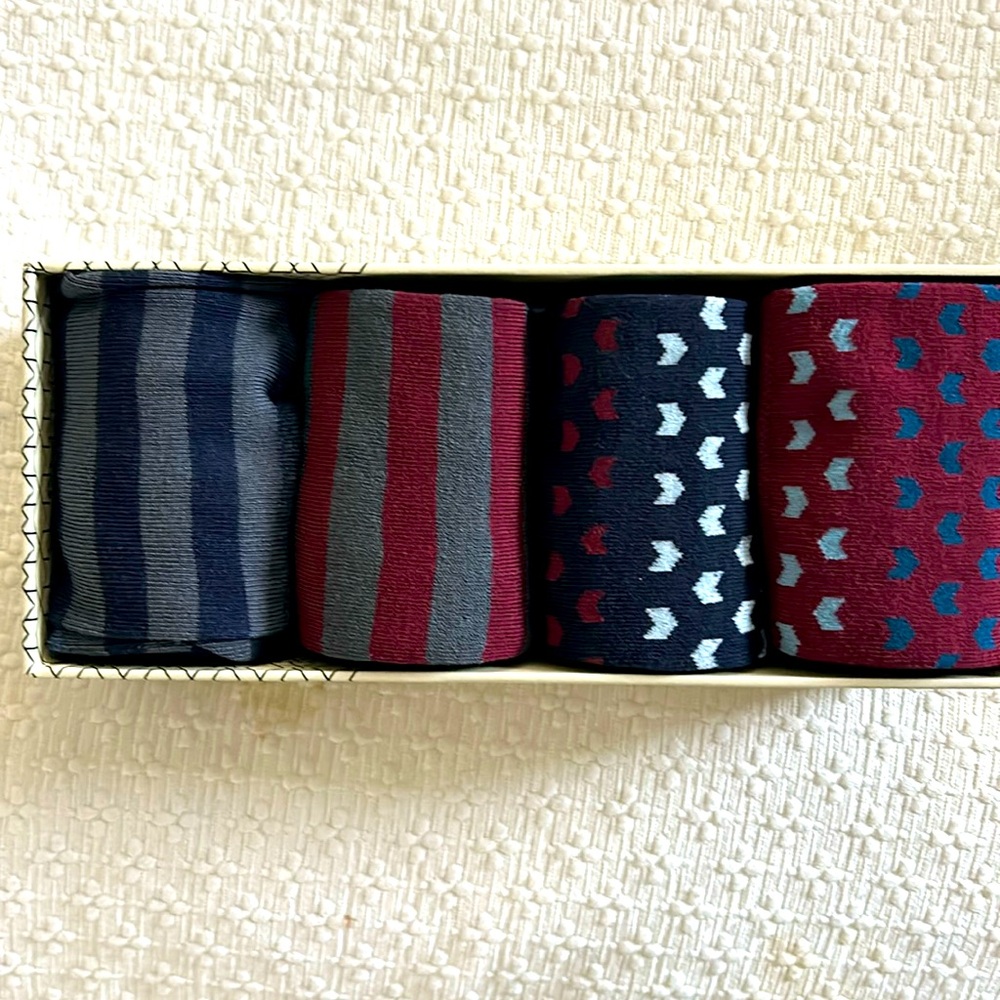 NWT 4 Pack Bombas Socks